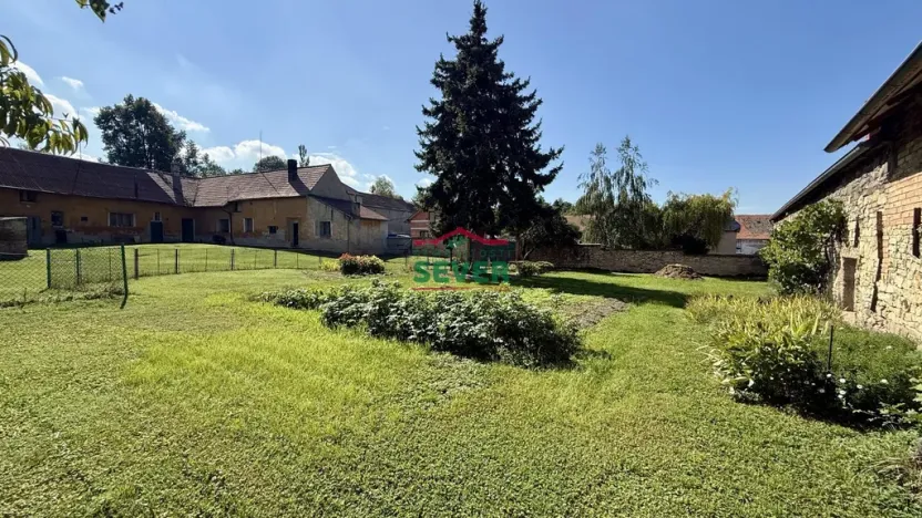 Prodej rodinného domu, Křesín - Levousy, 241 m2