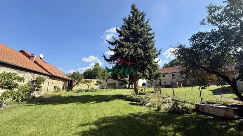 Prodej rodinného domu, Křesín - Levousy, 241 m2