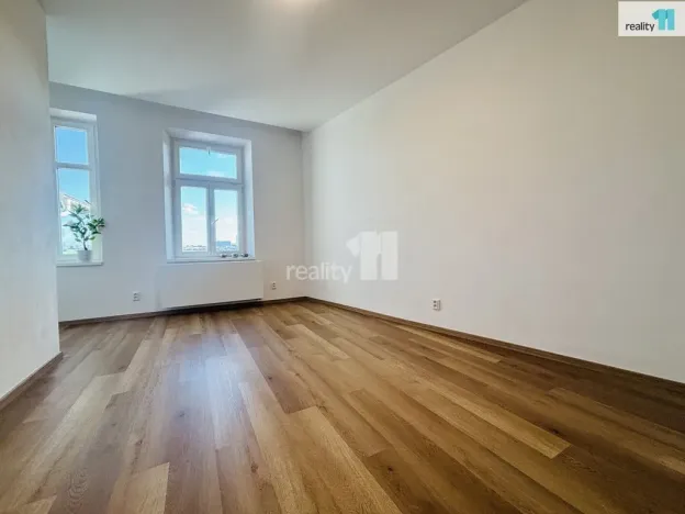 Pronájem bytu 1+1, Praha - Vršovice, Krymská, 37 m2