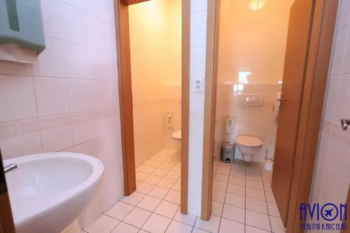 Pronájem kanceláře, Praha - Modřany, Mezi vodami, 400 m2