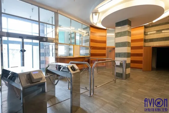 Pronájem kanceláře, Praha - Modřany, Mezi vodami, 400 m2