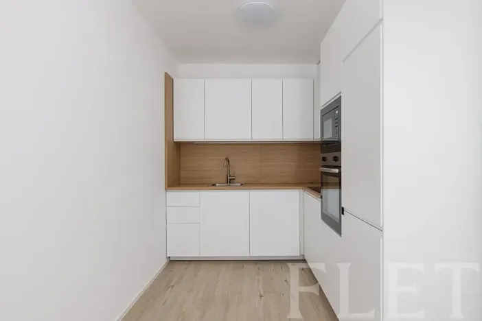 Pronájem bytu 2+kk, Praha - Karlín, Křižíkova, 49 m2