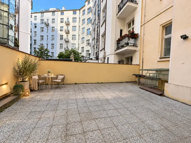 Pronájem obchodního prostoru, Praha - Josefov, Žatecká, 22 m2