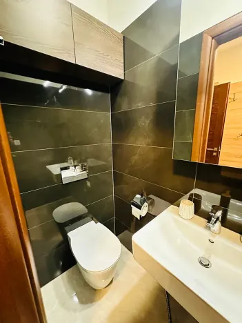 Prodej bytu 3+kk, Karlovy Vary, Chebská, 67 m2
