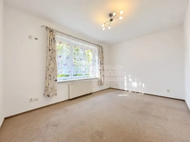 Pronájem bytu 2+1, Praha - Kobylisy, Střelničná, 72 m2