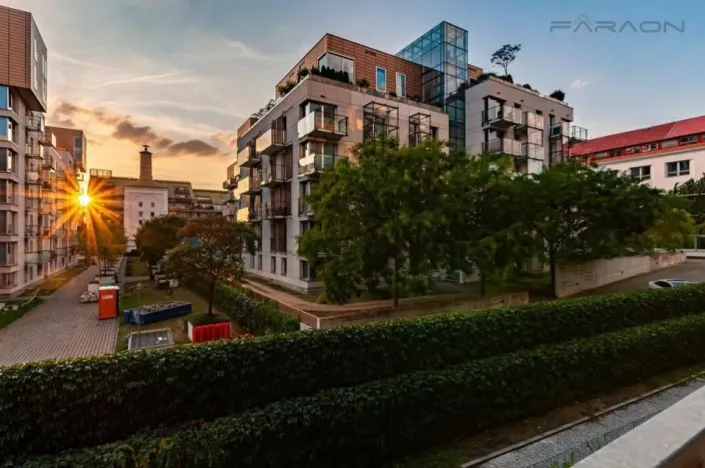 Pronájem bytu 2+kk, Praha - Vinohrady, Korunní, 89 m2