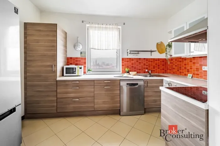 Pronájem bytu 3+kk, Praha - Hloubětín, Nademlejnská, 85 m2