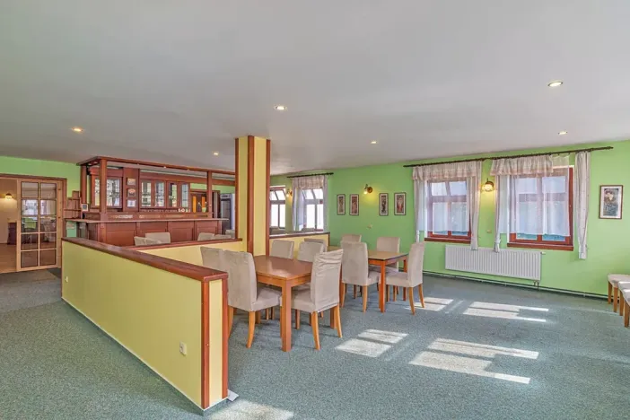 Dražba ubytování, Všechovice, 2500 m2