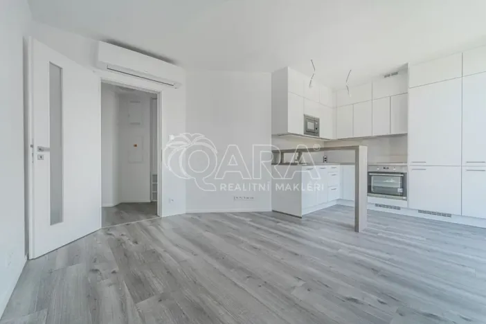 Pronájem bytu 1+kk, Praha - Stodůlky, Za Lužinami, 27 m2