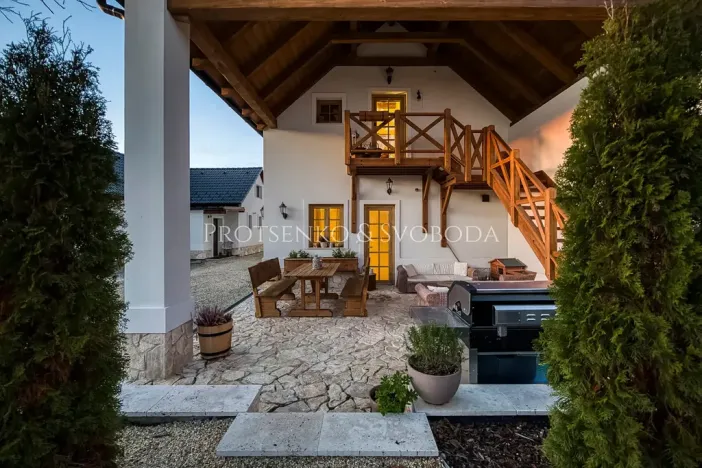 Prodej činžovního domu, Lipí, 223 m2