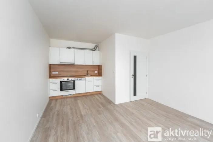Pronájem bytu 2+kk, Praha - Kbely, Mladoboleslavská, 46 m2