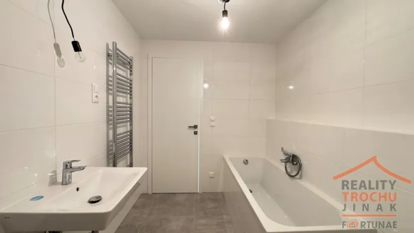 Prodej bytu 2+kk, Hradec Králové, Pod Zámečkem, 43 m2