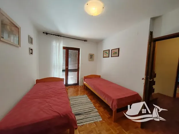 Prodej vícegeneračního domu, Njivice, Chorvatsko, 130 m2