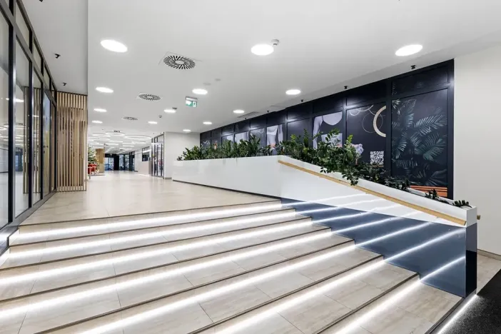 Pronájem obchodního prostoru, Praha - Karlín, Sokolovská, 179 m2