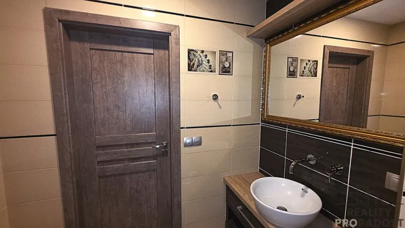 Pronájem bytu 2+kk, Brno, Křenová, 4970 m2