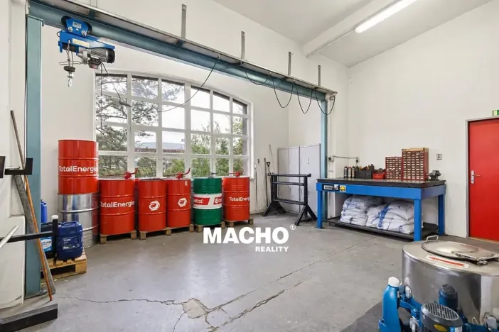 Pronájem výrobních prostor, Králův Dvůr, Tovární, 400 m2