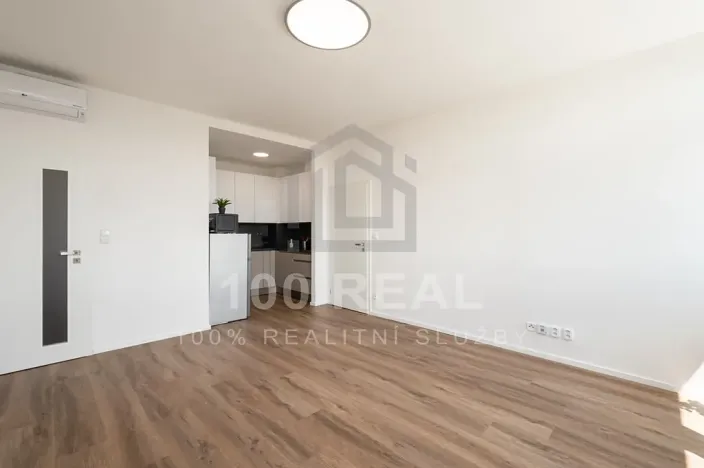 Pronájem bytu 2+kk, Pardubice, třída Míru, 52 m2