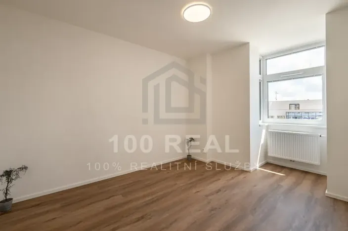 Pronájem bytu 2+kk, Pardubice, třída Míru, 52 m2