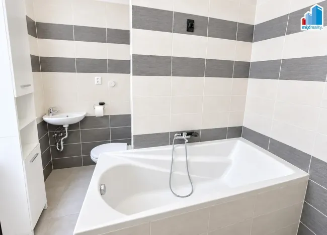 Prodej bytu 3+kk, Plzeň - Jižní Předměstí, náměstí Míru, 73 m2