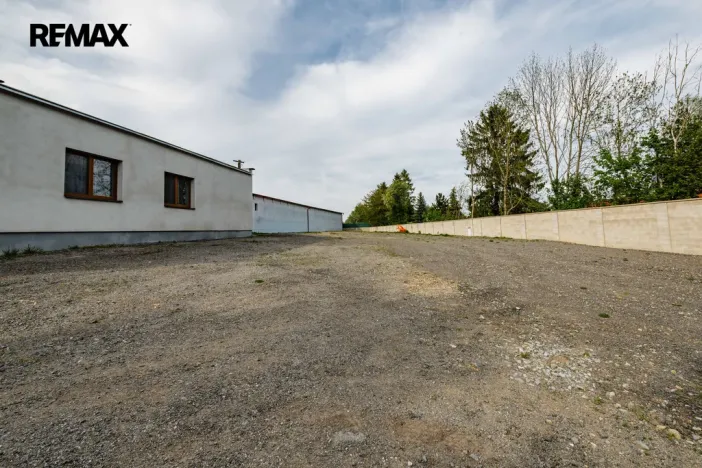 Pronájem skladu, Buřenice, 1400 m2