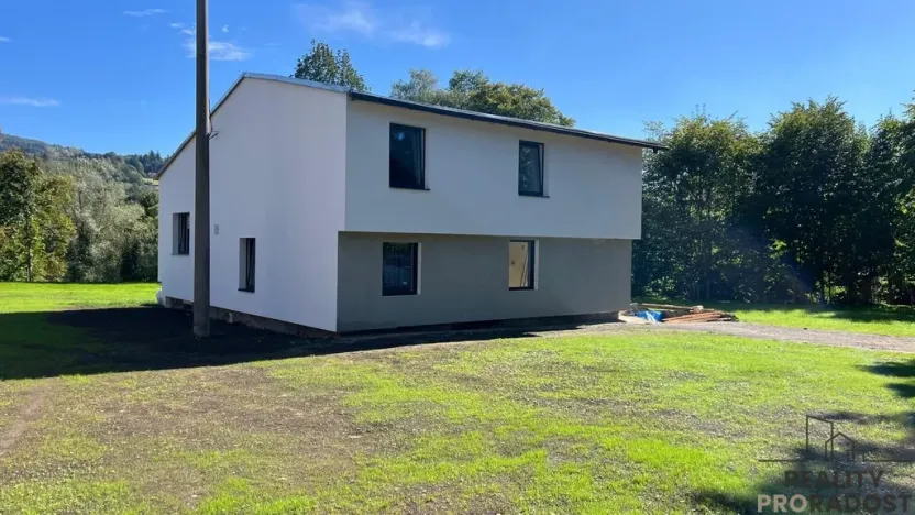 Prodej rodinného domu, Hrádek, 197 m2