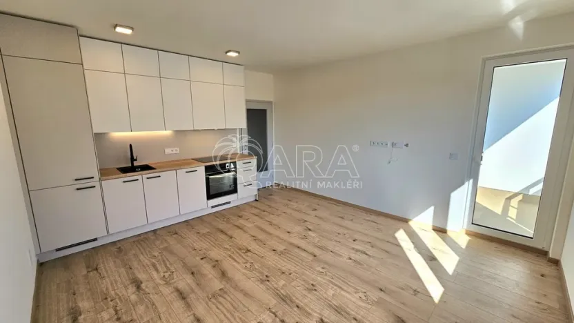 Pronájem bytu 2+kk, Praha - Hlubočepy, Fabiánové, 42 m2