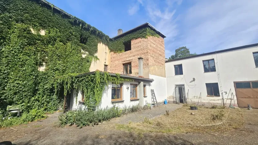 Prodej výrobních prostor, Býčkovice - Velký Újezd, 700 m2