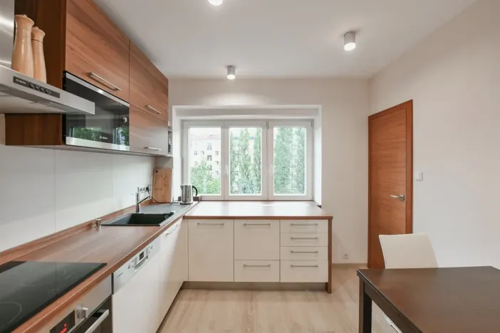 Pronájem bytu 2+1, Praha - Bubeneč, Národní obrany, 74 m2