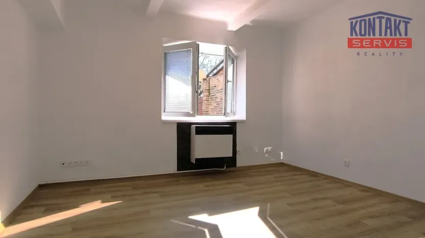Pronájem bytu 1+1, Písek, Táborská, 27 m2