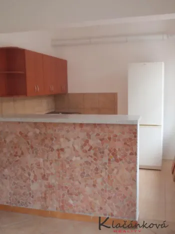 Pronájem bytu 1+kk, Zlín, Štefánikova, 45 m2