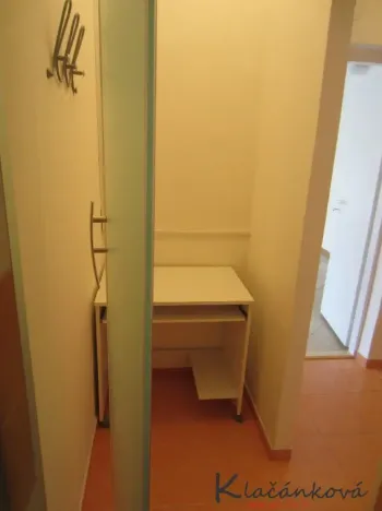 Pronájem bytu 1+kk, Zlín, Štefánikova, 45 m2