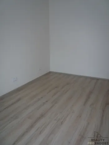 Prodej bytu 2+kk, Praha, Radlická, 42 m2