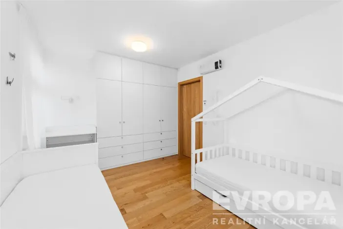 Pronájem bytu 4+kk, Praha - Strašnice, Pod strašnickou vinicí, 113 m2