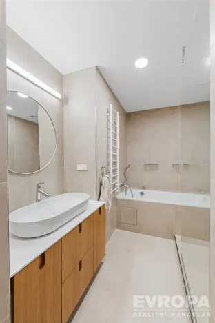 Pronájem bytu 4+kk, Praha - Strašnice, Pod strašnickou vinicí, 113 m2