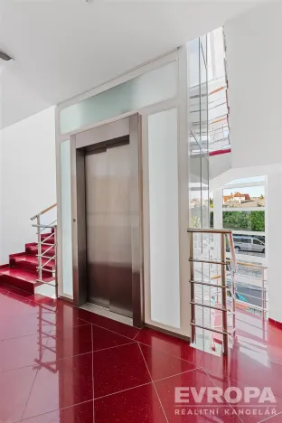 Pronájem bytu 4+kk, Praha - Strašnice, Pod strašnickou vinicí, 113 m2