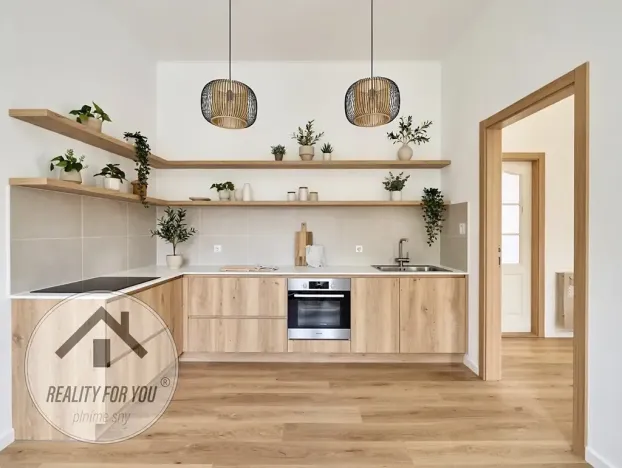 Prodej bytu 3+1, Praha - Libeň, náměstí Dr. Václava Holého, 102 m2
