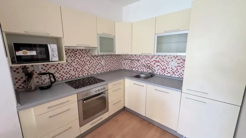 Pronájem bytu 2+kk, Praha - Vysočany, Poděbradská, 50 m2