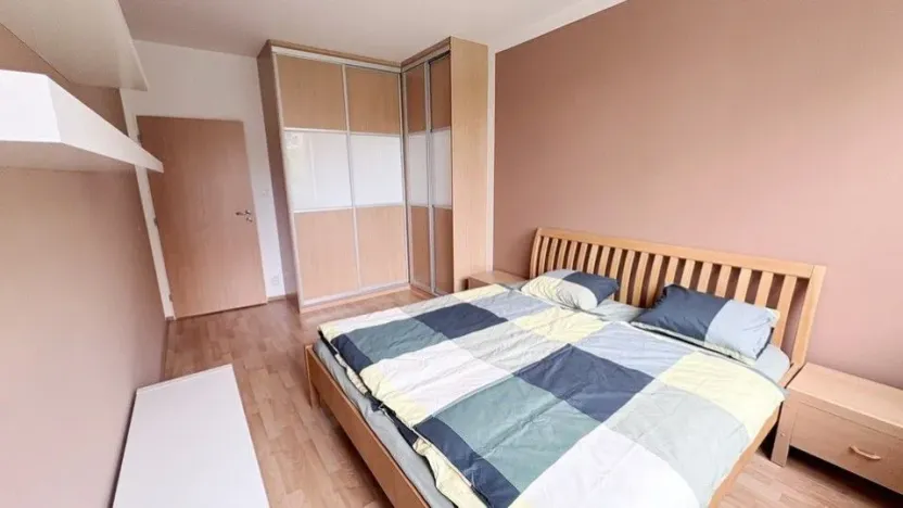 Pronájem bytu 2+kk, Praha - Vysočany, Poděbradská, 50 m2