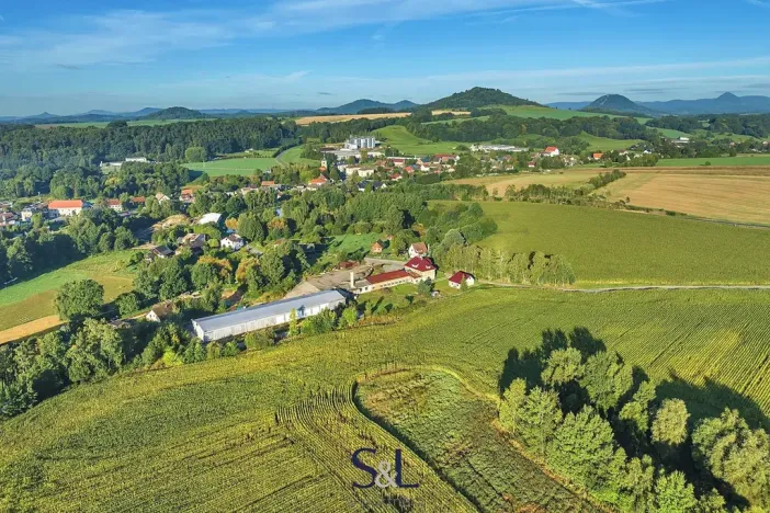 Prodej komerčního pozemku, Brniště, 13896 m2