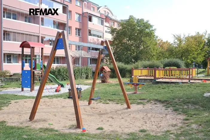 Prodej bytu 3+1, Praha - Řepy, Laudova, 74 m2
