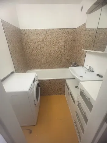 Pronájem bytu 3+1, Praha - Hodkovičky, Pod lysinami, 79 m2