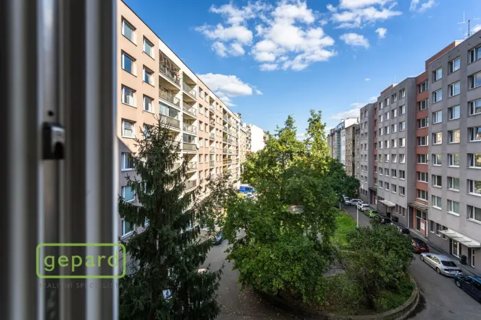 Pronájem bytu 2+kk, Praha, Osadní, 46 m2