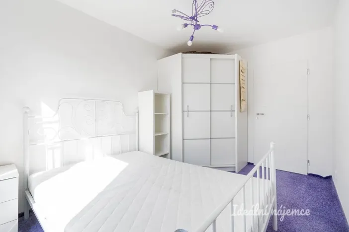 Pronájem bytu 2+kk, Praha, Ciolkovského, 42 m2
