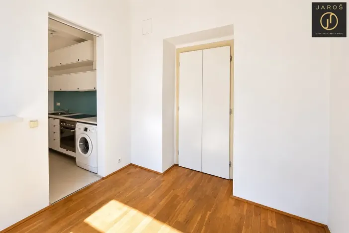 Pronájem bytu 2+kk, Praha - Vinohrady, Jana Masaryka, 37 m2