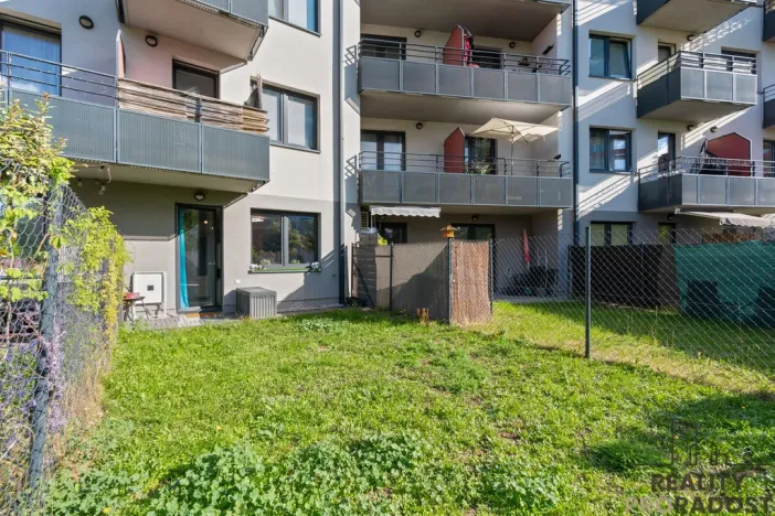 Pronájem bytu 1+kk, Praha - Letňany, Škrábkových, 39 m2