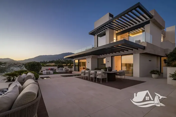 Prodej bytu 4+kk, Estepona, Španělsko, 160 m2