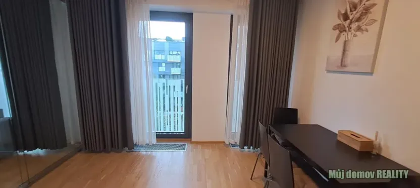 Pronájem bytu 1+kk, Praha - Žižkov, Olšanská, 79 m2