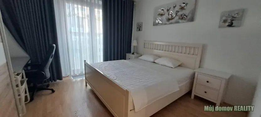 Pronájem bytu 1+kk, Praha - Žižkov, Olšanská, 79 m2