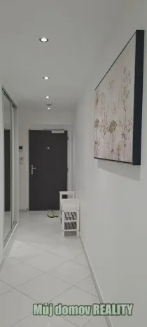 Pronájem bytu 1+kk, Praha - Žižkov, Olšanská, 79 m2