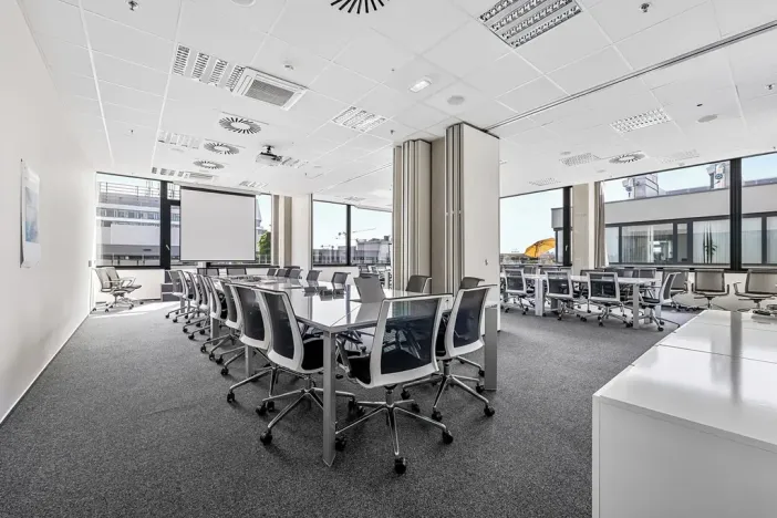 Pronájem kanceláře, Praha - Stodůlky, náměstí Junkových, 500 m2